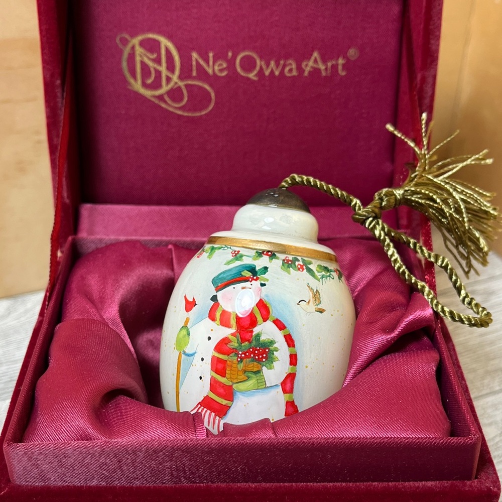 Ne'Qwa Art Vintage Snowman Susan Winget Reverse Hand-Painted Glass Ornament